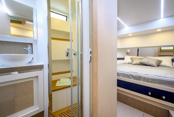 Yachts Expert – Apreamare Gozzo 35' interior view 15