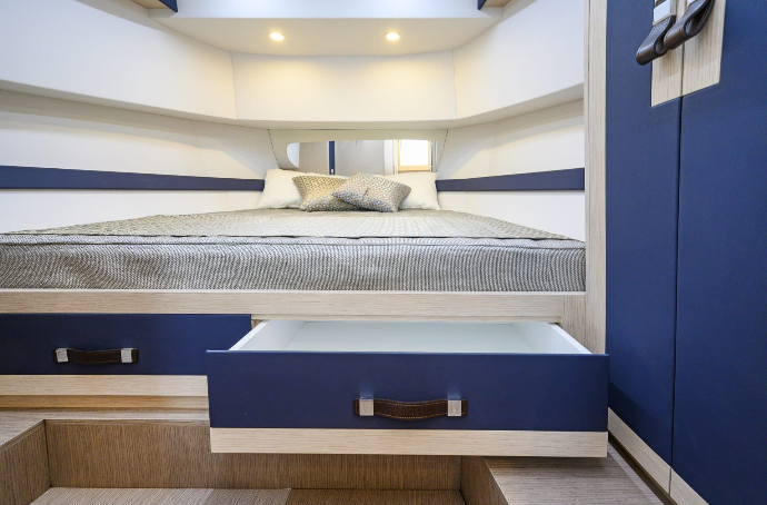 Yachts Expert – Apreamare Gozzo 35' interior view 17
