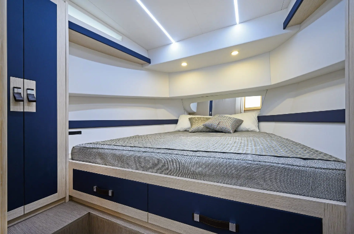 Yachts Expert – Apreamare Gozzo 35' interior view 18